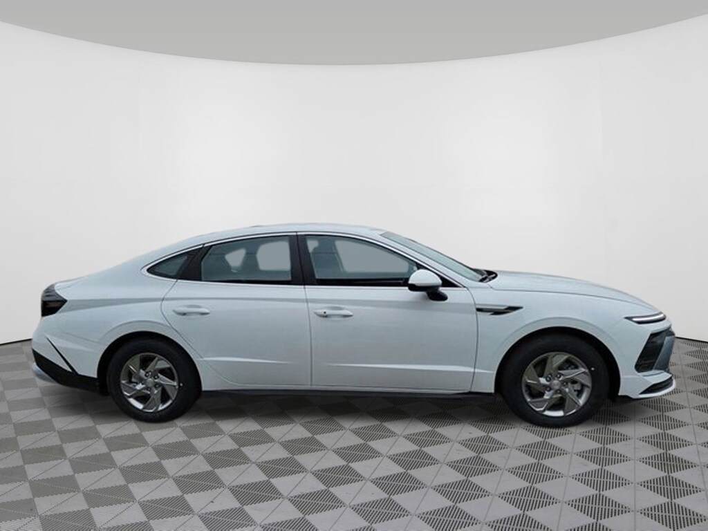 Used 2025 Hyundai Sonata SE SE FWD
