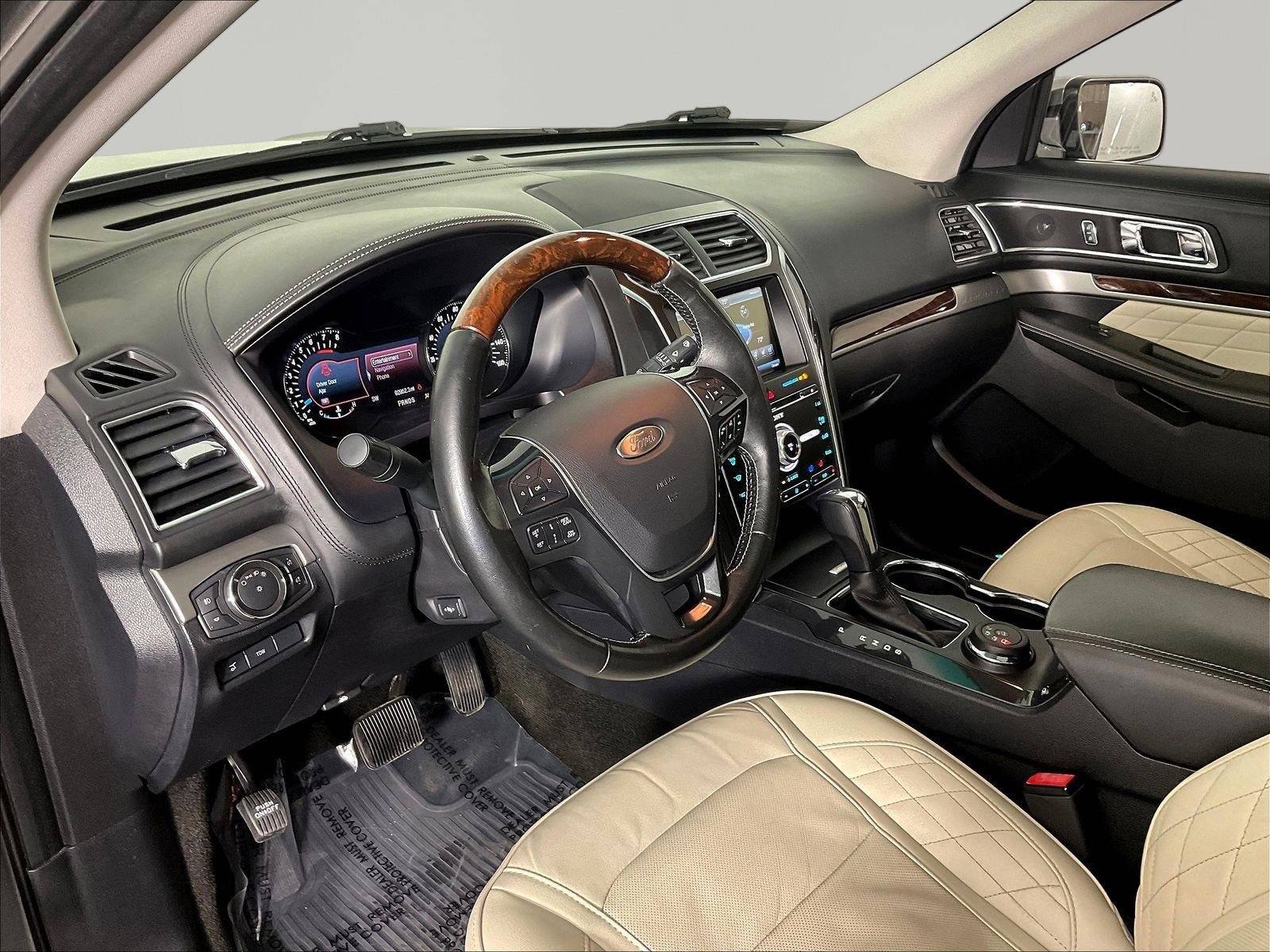 2016 Ford Explorer Platinum - Photo 17