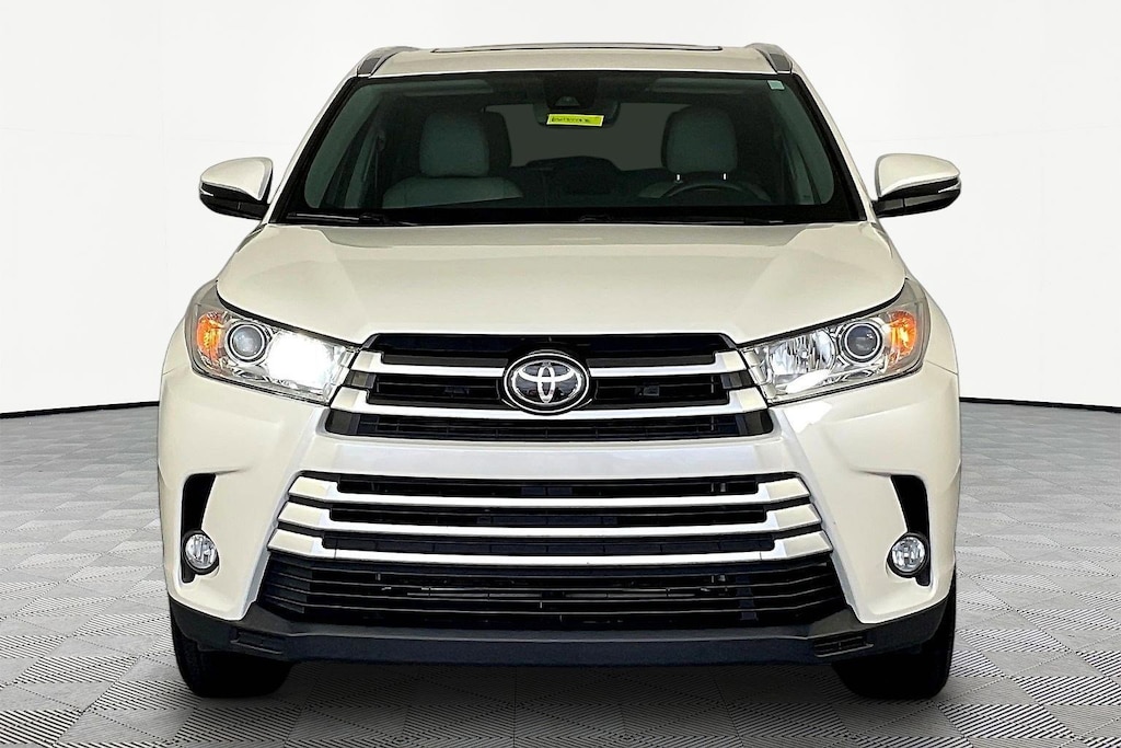 Used 2019 Toyota Highlander XLE V6 XLE V6 AWD