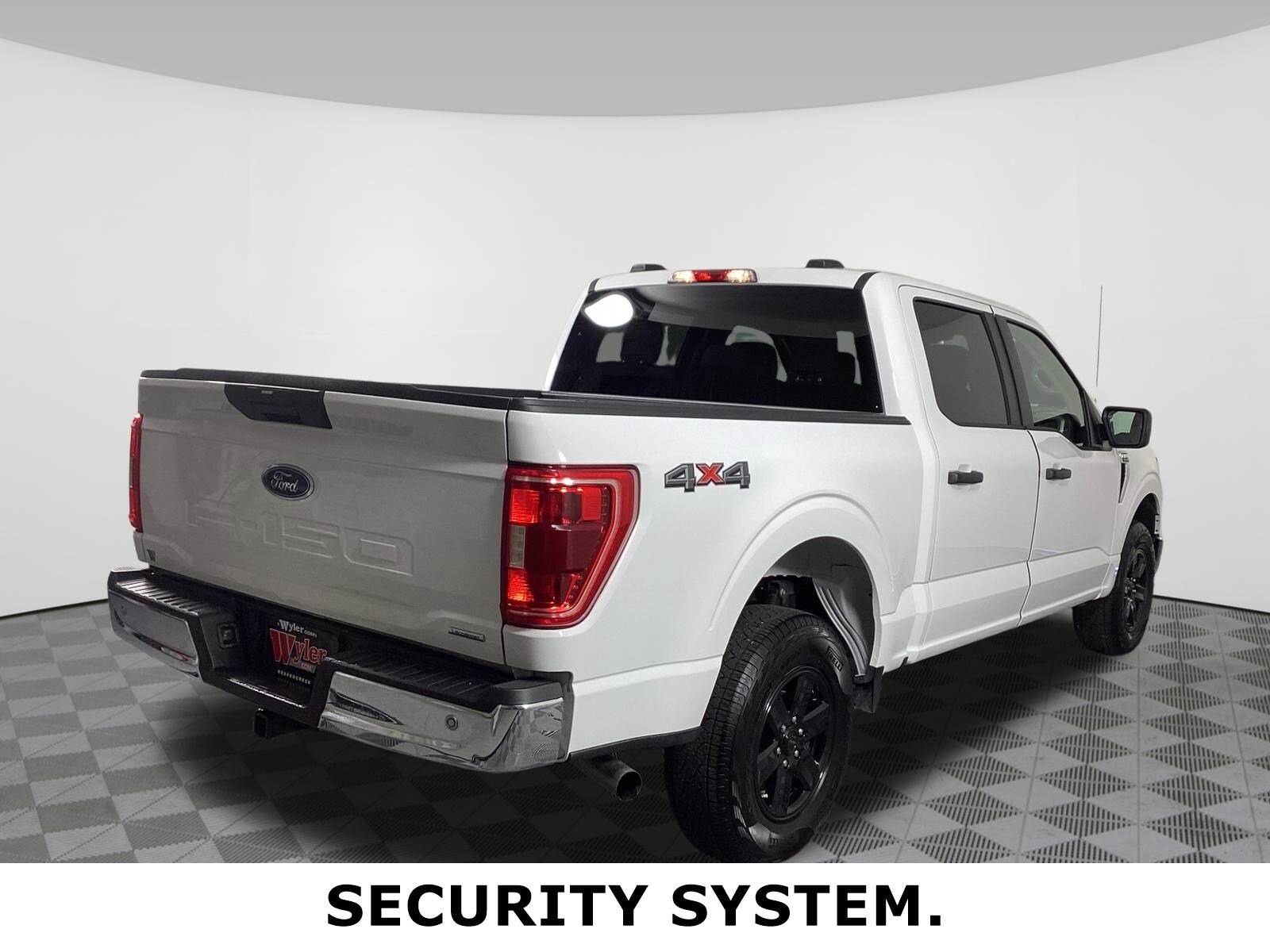 2023 Ford F-150 XLT photo 4