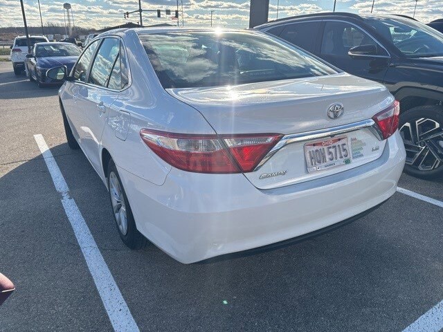 2017 Toyota Camry XLE XSE photo 3