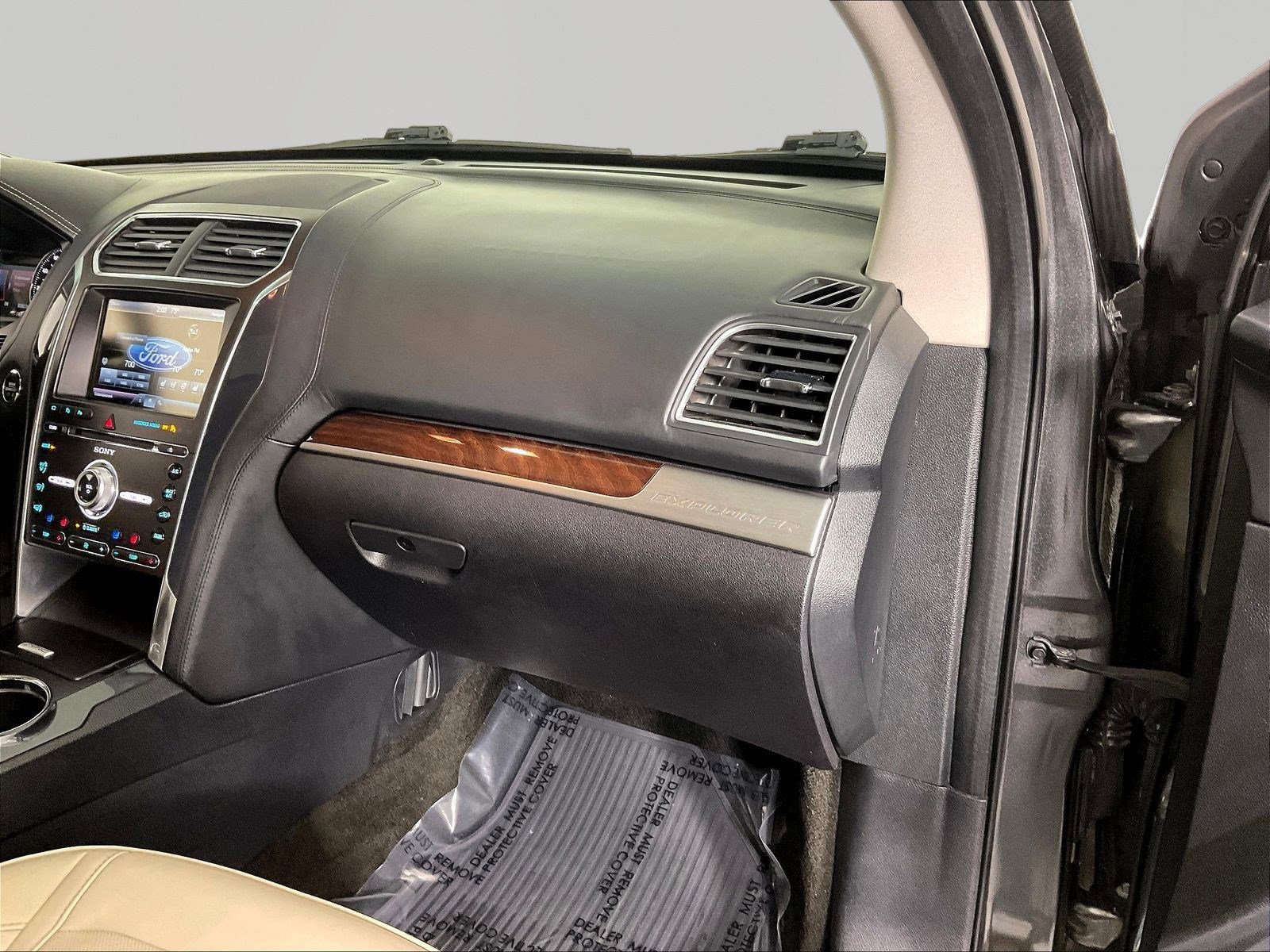2016 Ford Explorer Platinum - Photo 27
