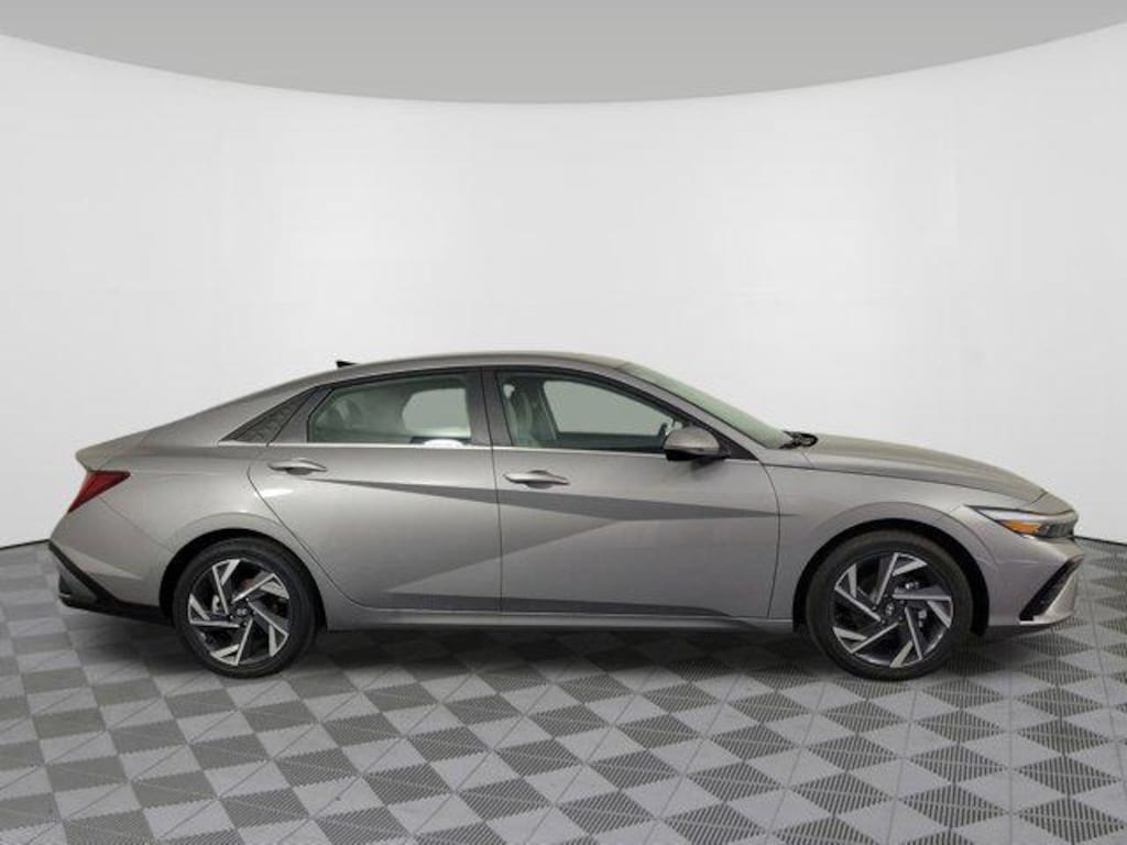 New 2025 Hyundai Elantra Hybrid Limited Sedan