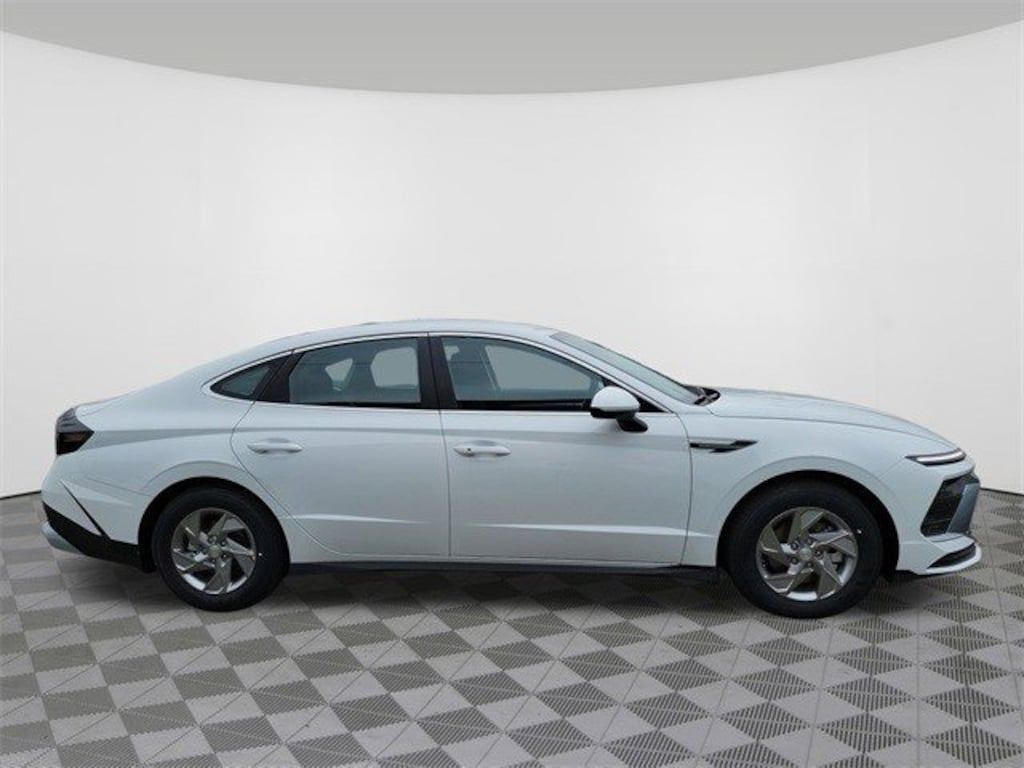 Used 2025 Hyundai Sonata SE SE FWD