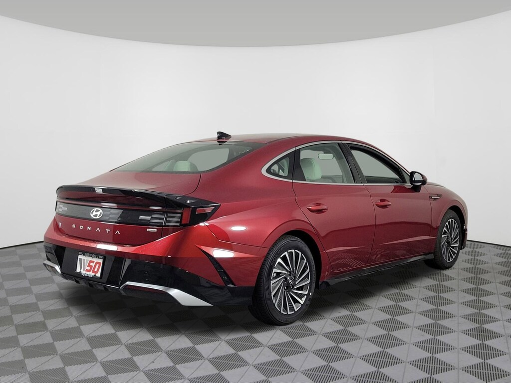 New 2025 Hyundai Sonata Hybrid SEL Sedan