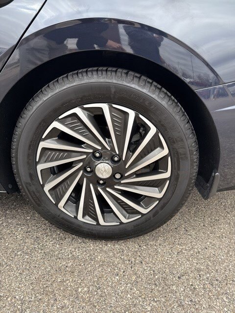 2021 Hyundai Sonata Hybrid Limited photo 3