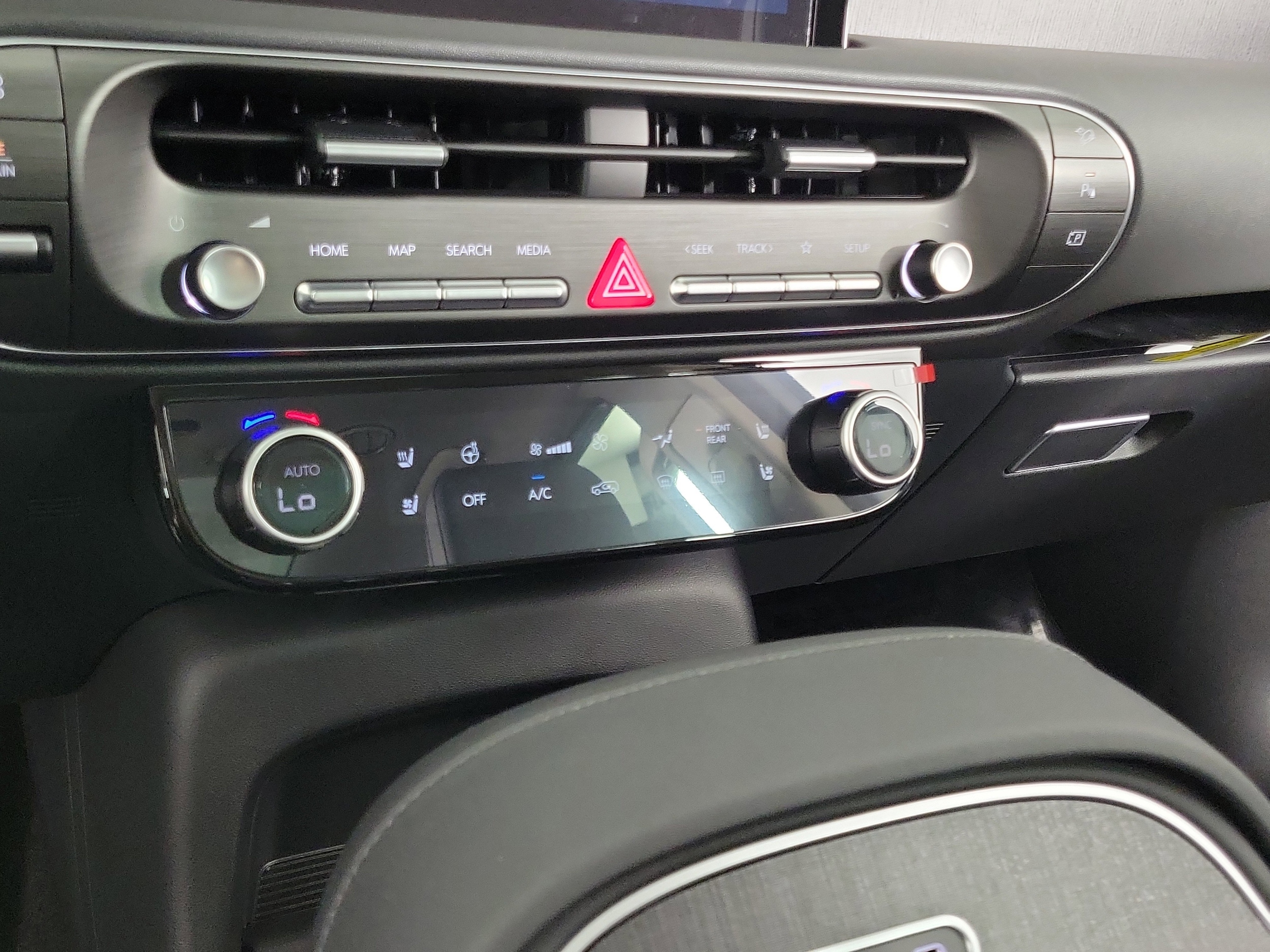 2026 Hyundai Palisade Limited - Photo 18