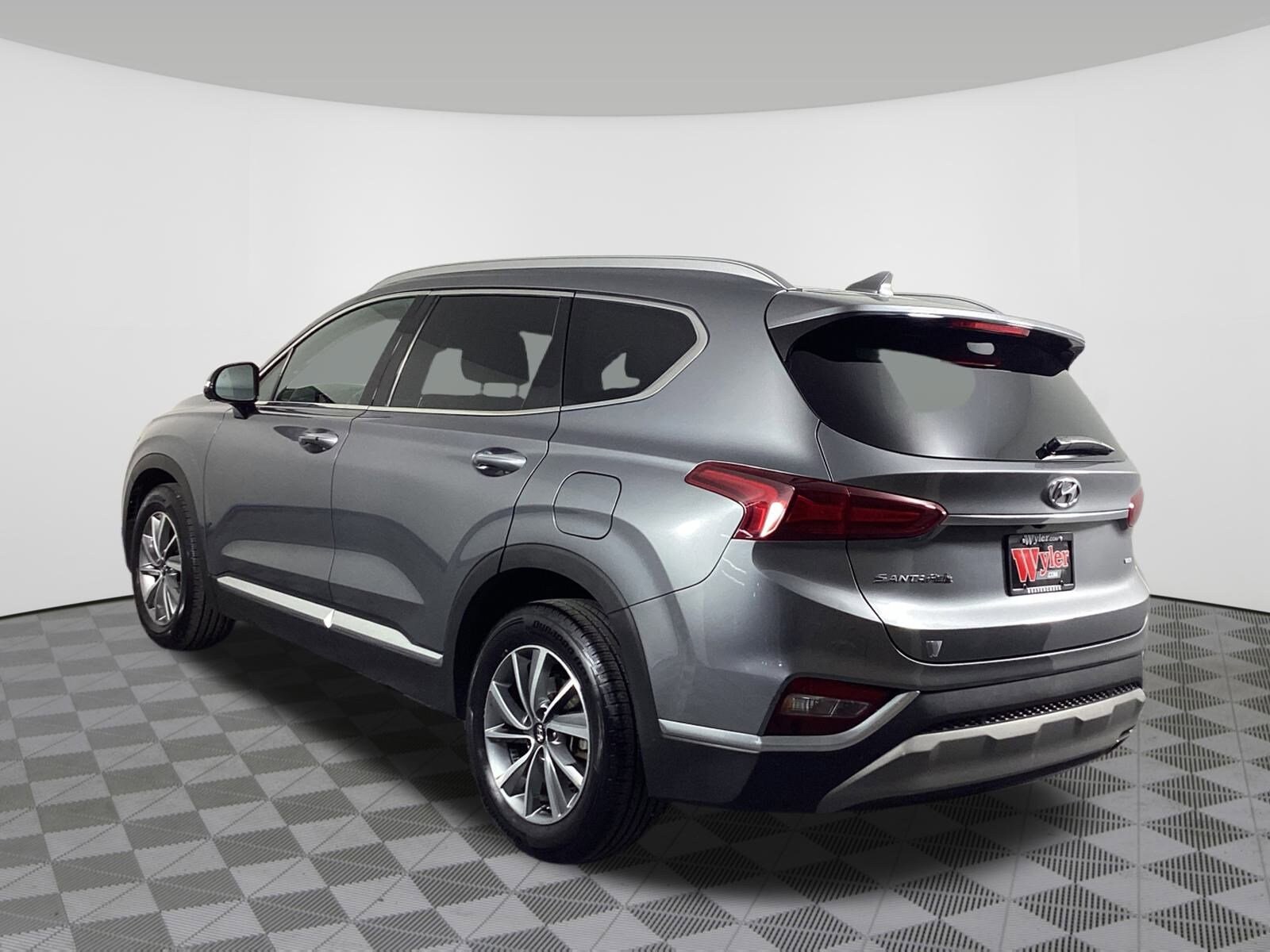 2019 Hyundai Santa Fe Ultimate photo 2
