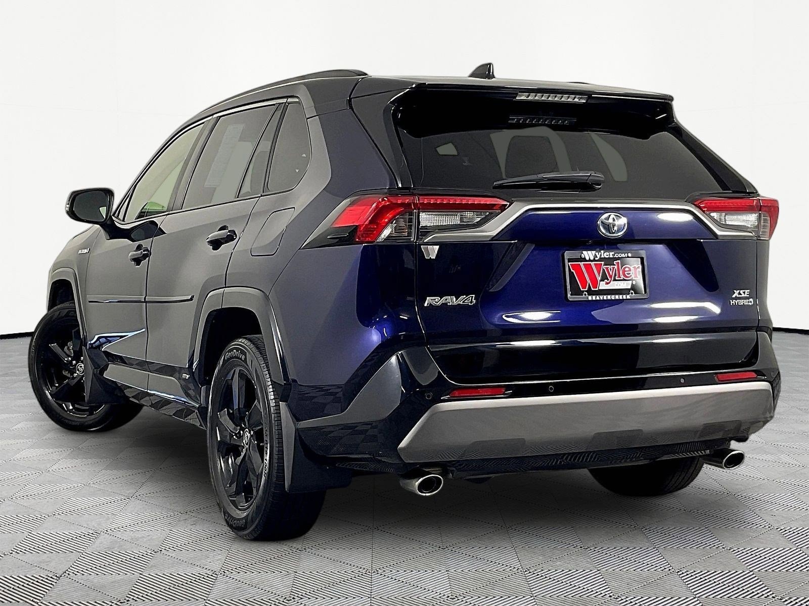 2020 Toyota RAV4 XSE - Photo 4