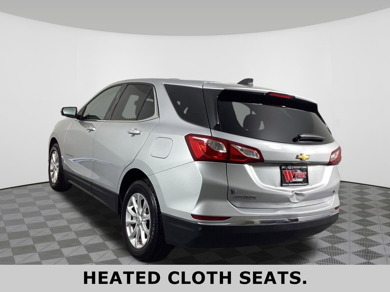 2018 Chevrolet Equinox photo 3
