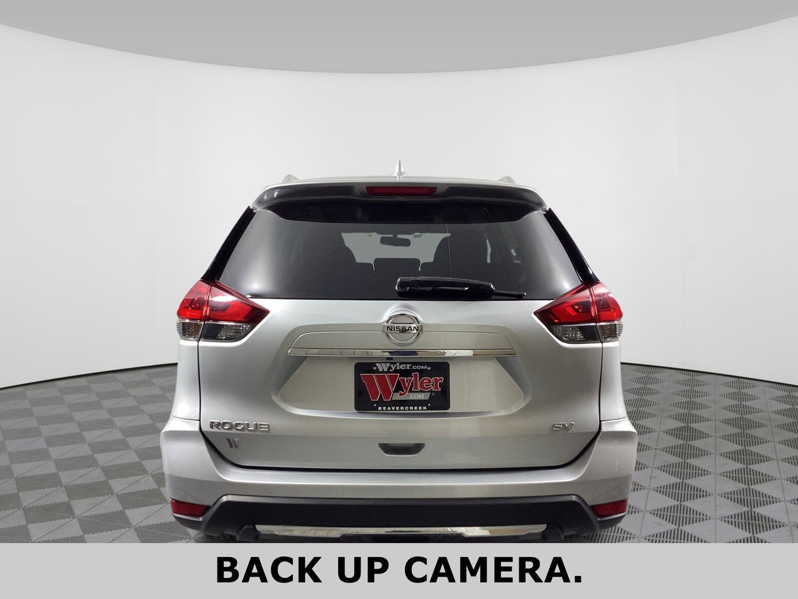2018 Nissan Rogue SV photo 3