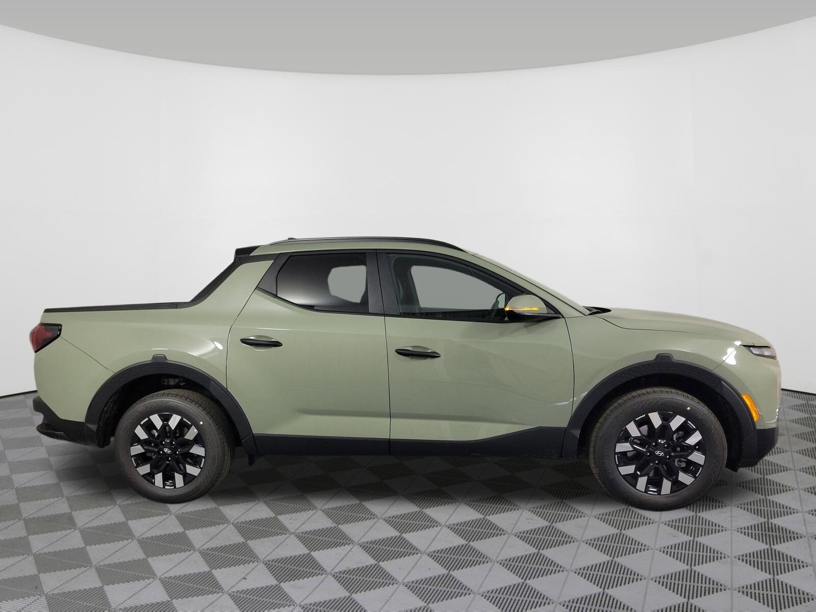 2026 Hyundai Santa Cruz SEL photo 2
