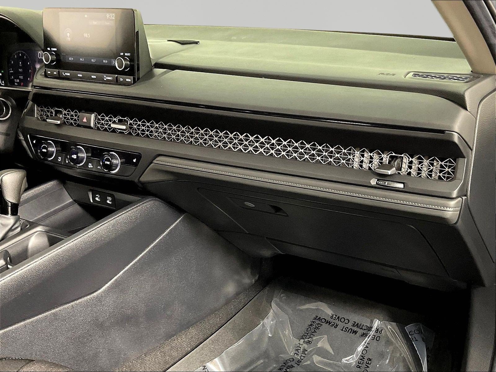 2025 Honda Accord SE - Photo 29