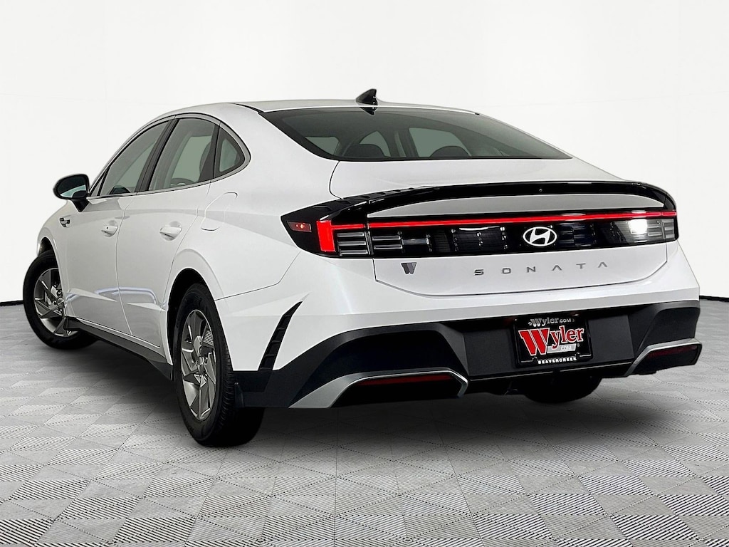 Certified 2025 Hyundai Sonata SE SE FWD