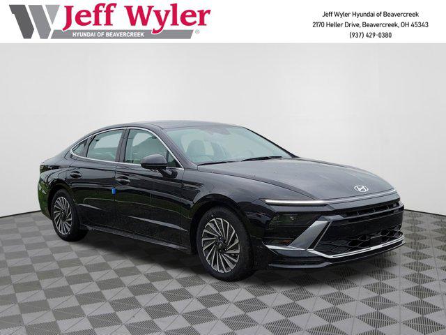 2025 Hyundai Sonata Hybrid Sedan 