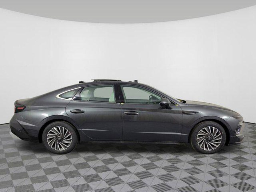 New 2025 Hyundai Sonata Hybrid Limited Sedan
