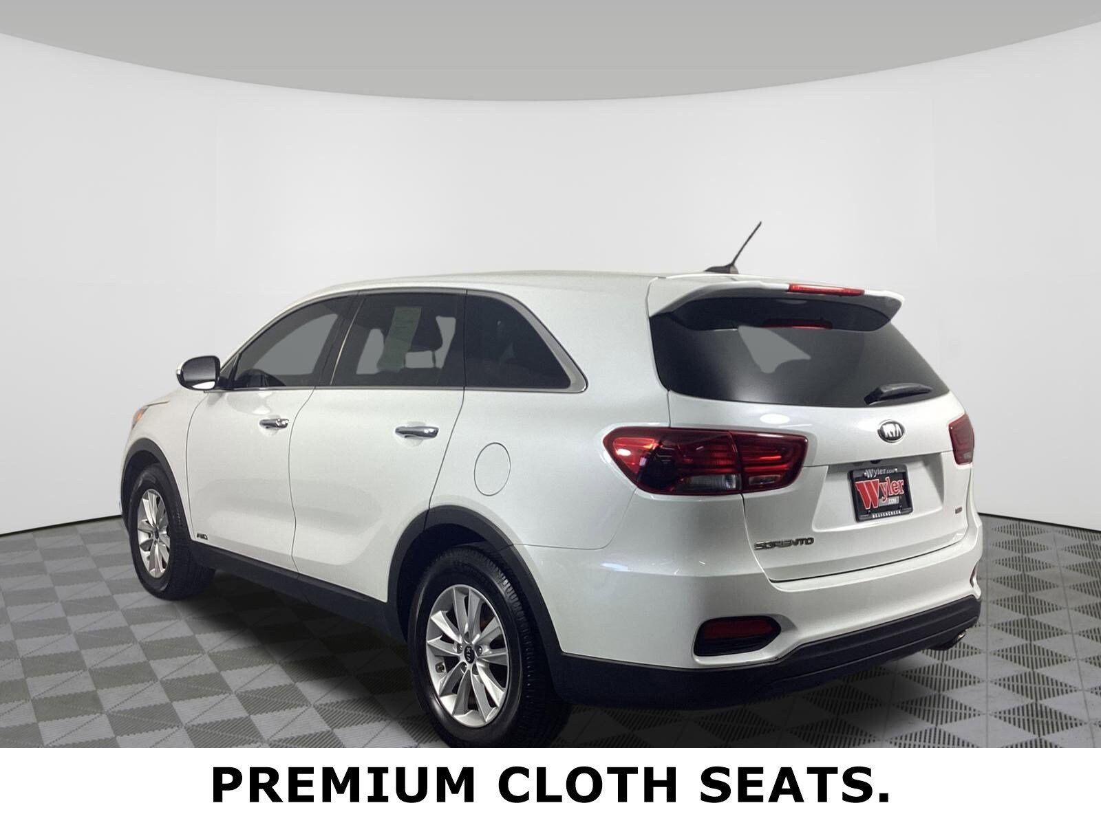 2020 Kia Sorento LX photo 3