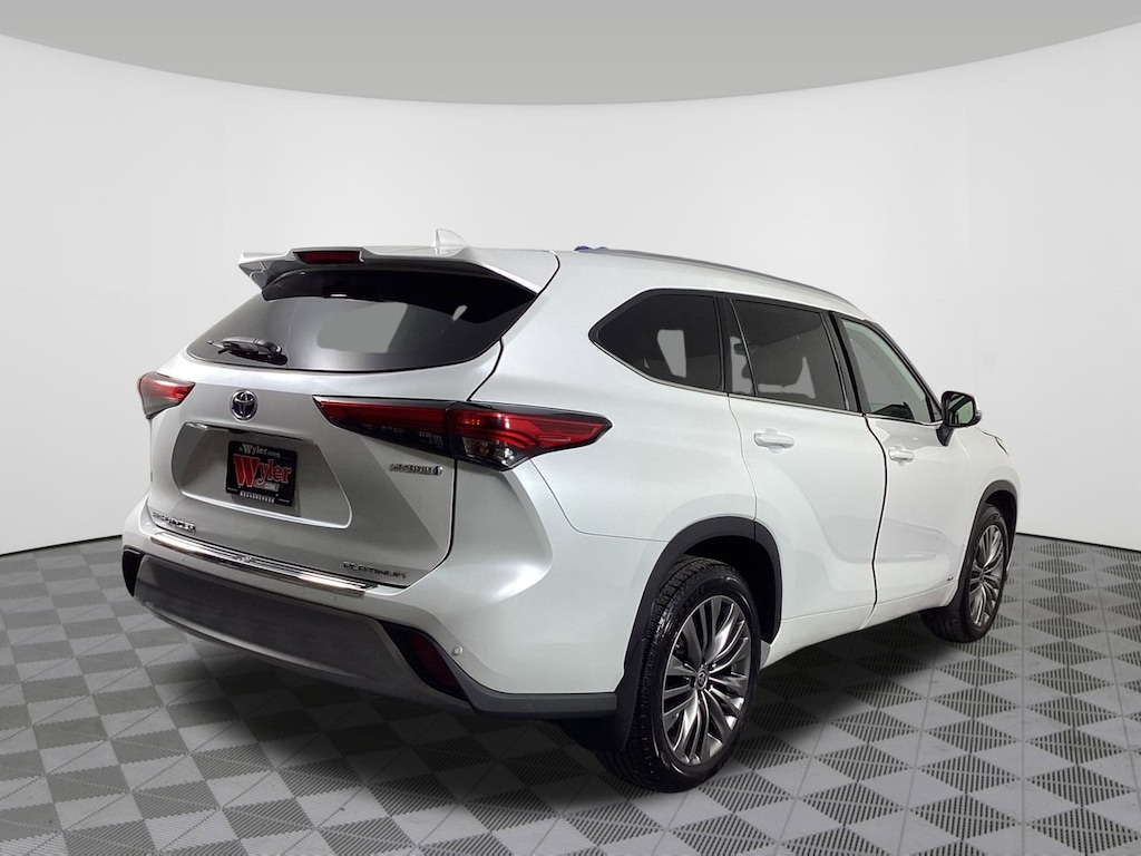 Used 2022 Toyota Highlander Hybrid Platinum Hybrid Platinum AWD