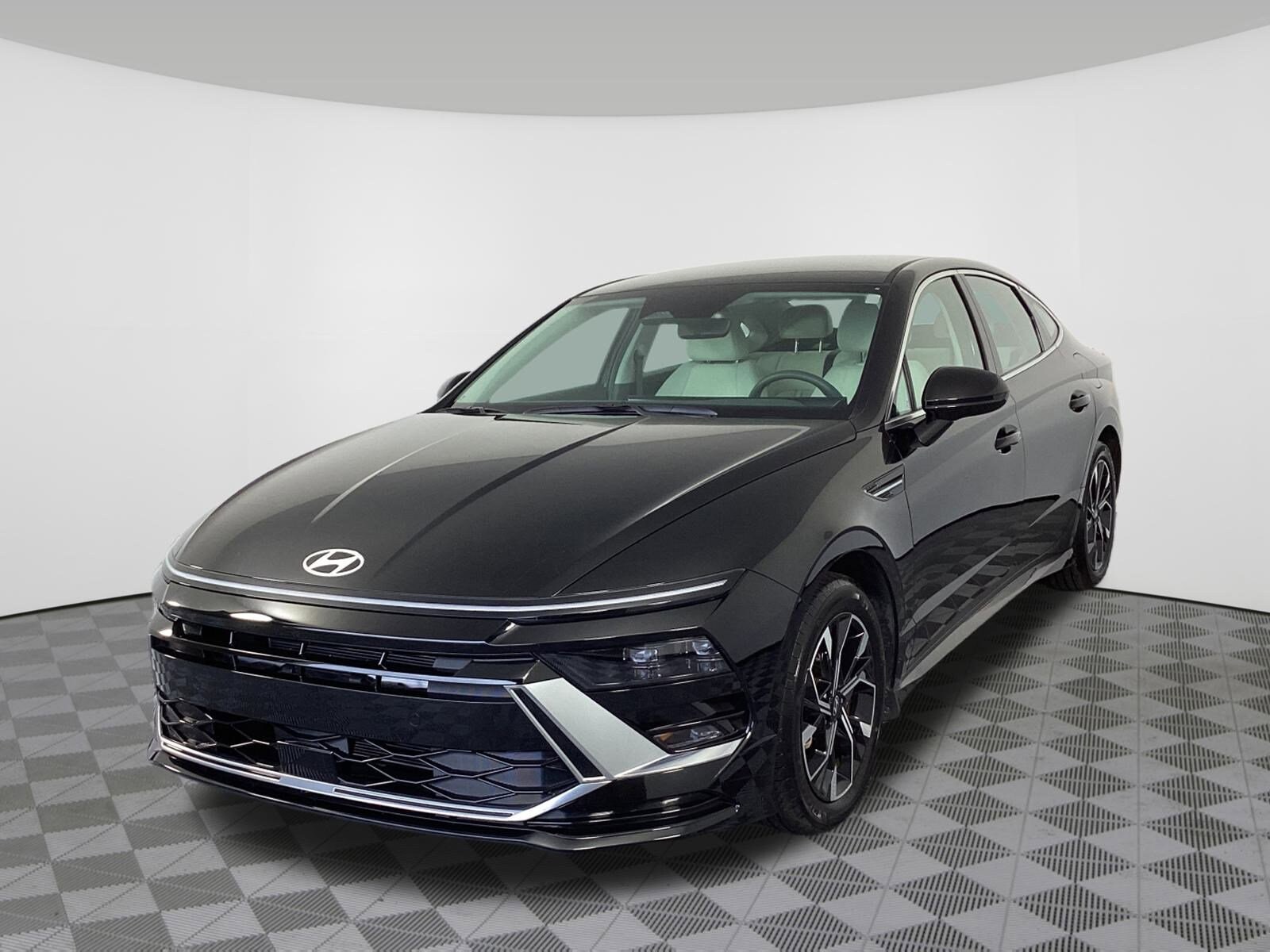 2024 Hyundai Sonata SEL photo 2