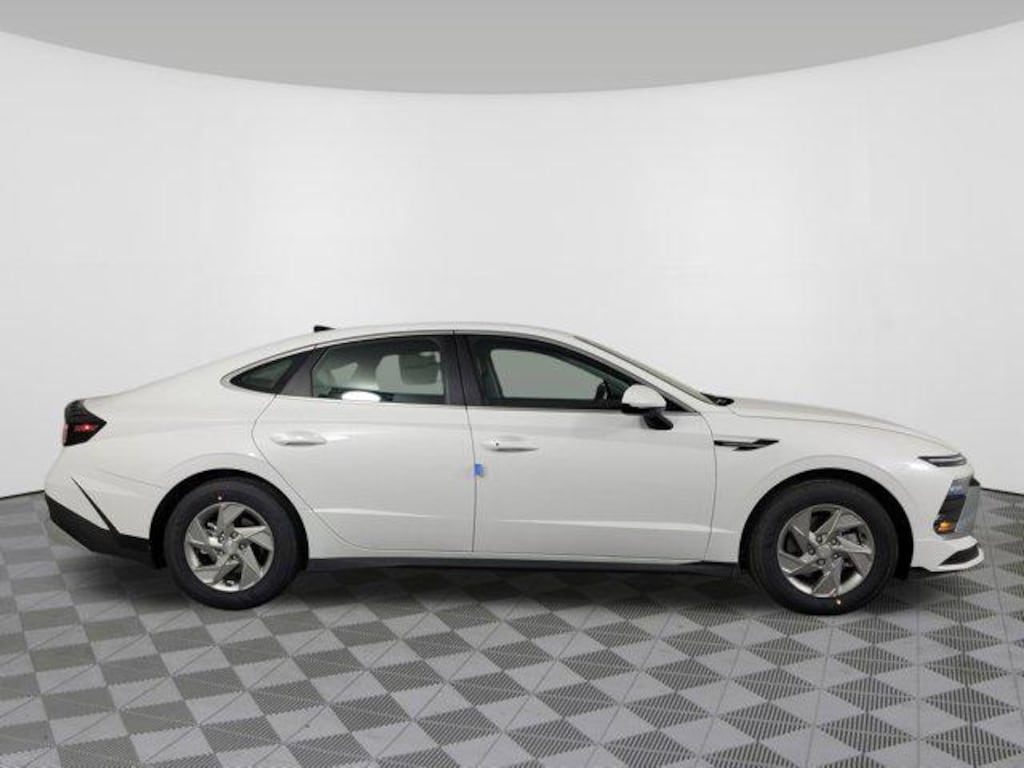 New 2025 Hyundai Sonata SE Sedan