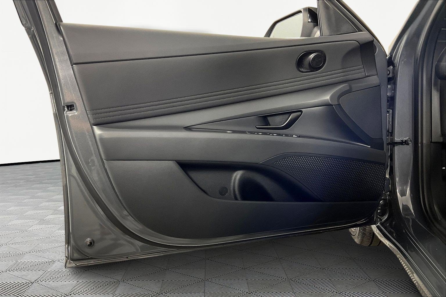 2025 Hyundai Elantra SEL - Photo 22