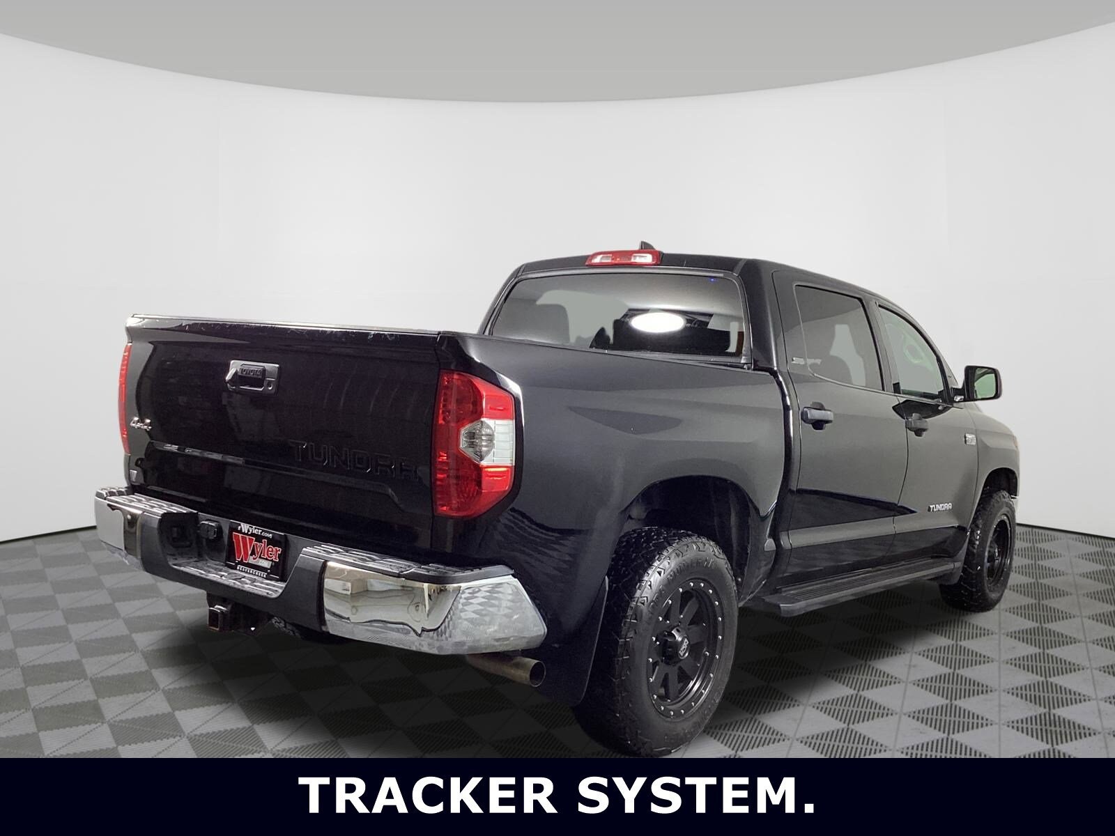 2020 Toyota Tundra SR5 CrewMax photo 4