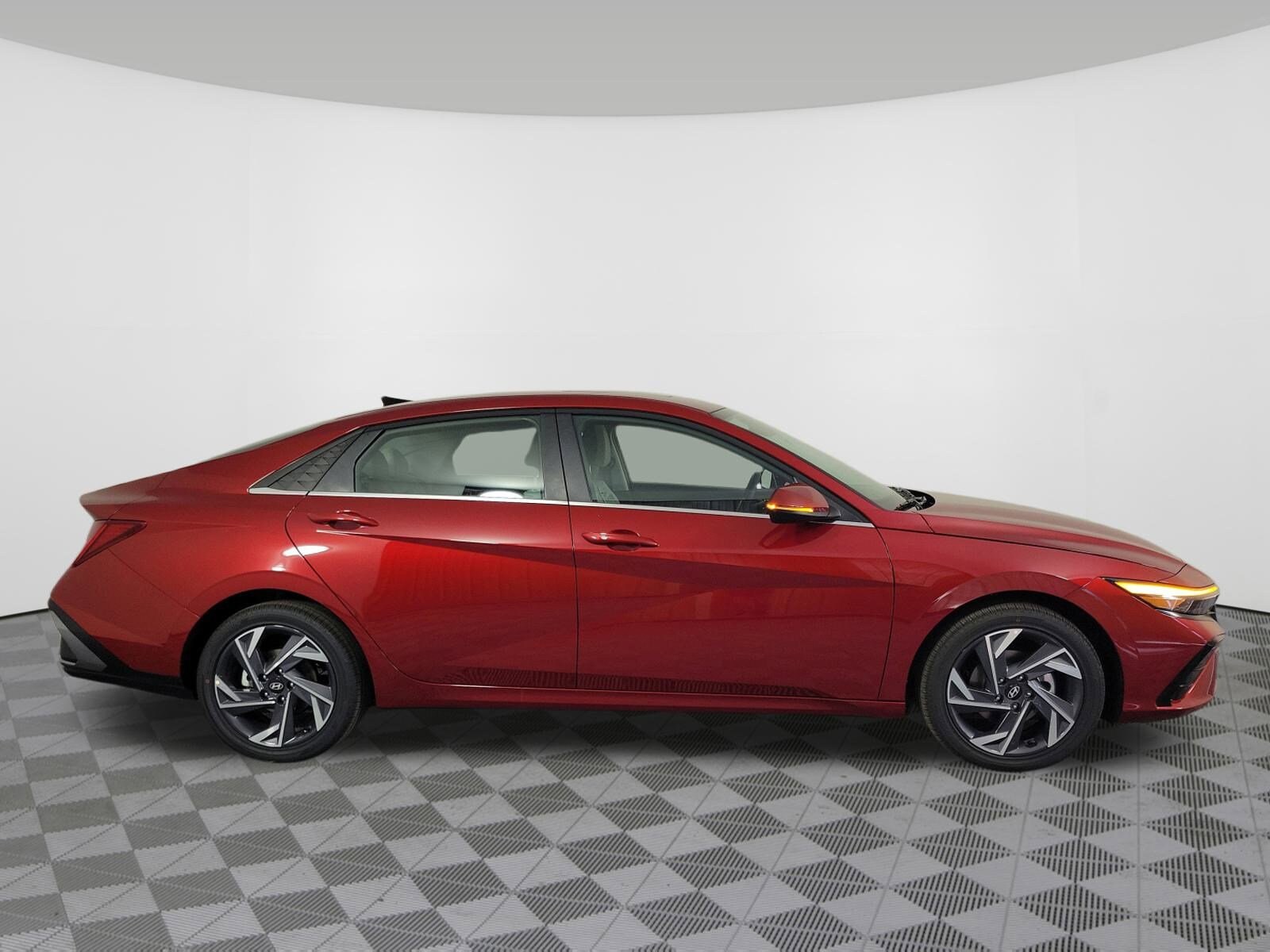 2025 Hyundai Elantra Hybrid Limited photo 2
