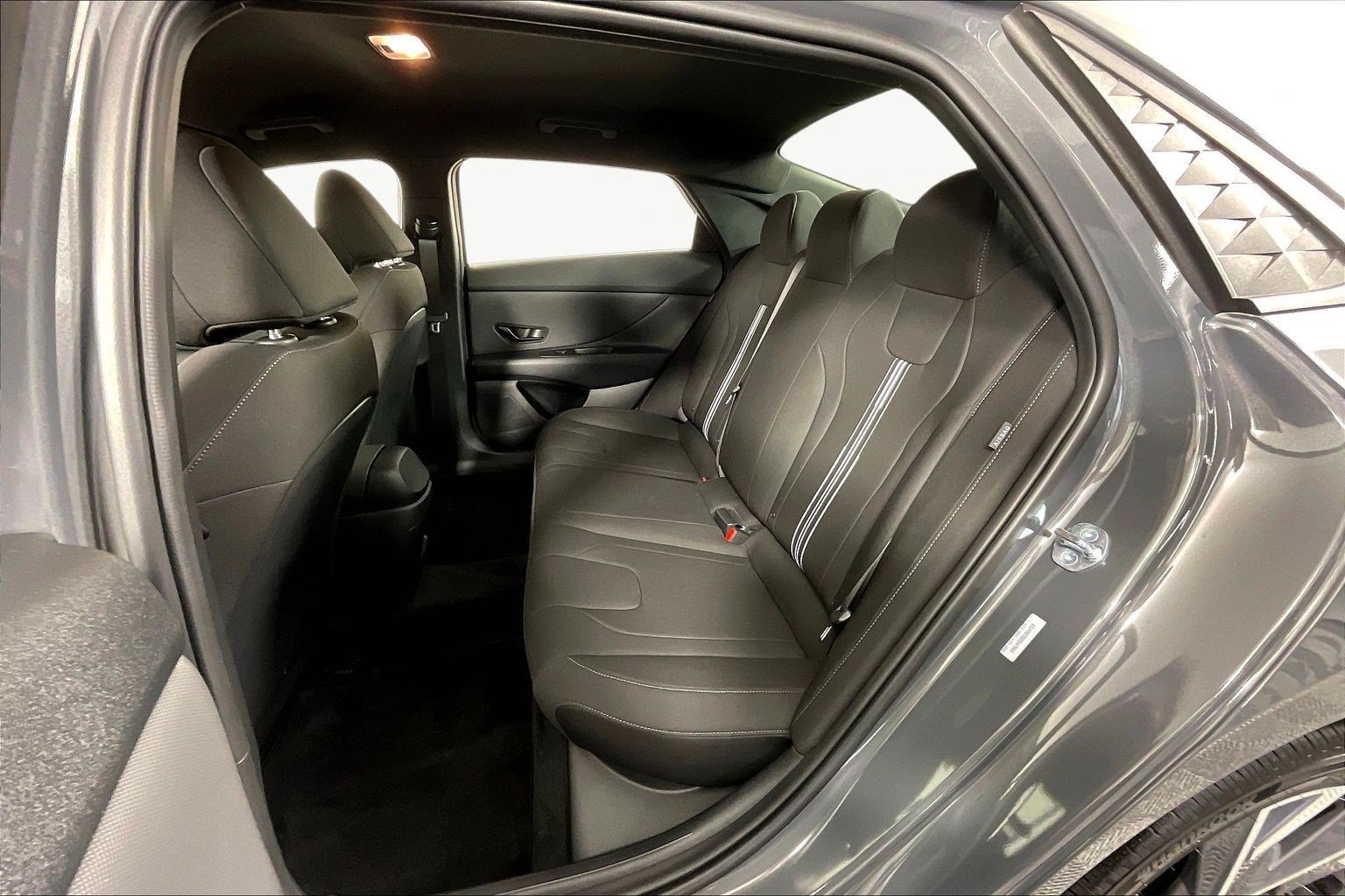2025 Hyundai Elantra SEL - Photo 24