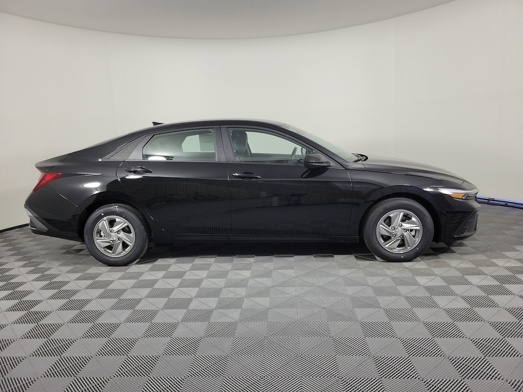 New 2026 Hyundai Elantra SE Sedan