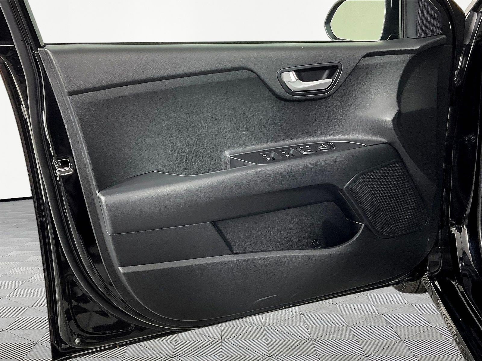 2023 Kia Rio S - Photo 22