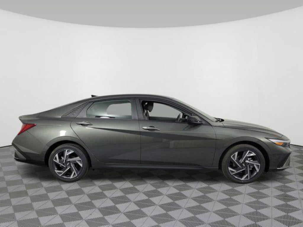 New 2025 Hyundai Elantra Hybrid SEL Sport Sedan