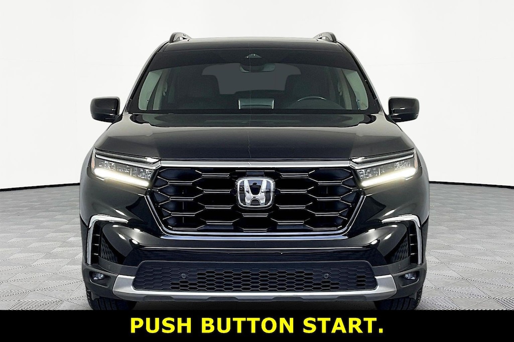 Used 2025 Honda Pilot Touring Touring 2WD