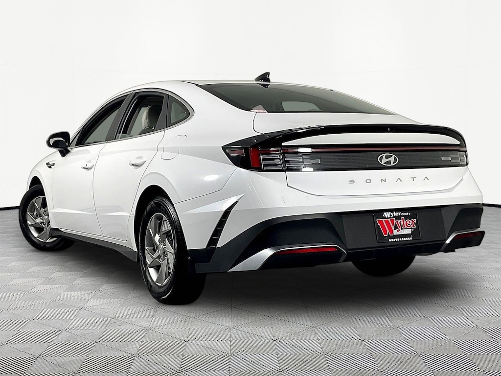 Certified 2025 Hyundai Sonata SE SE FWD