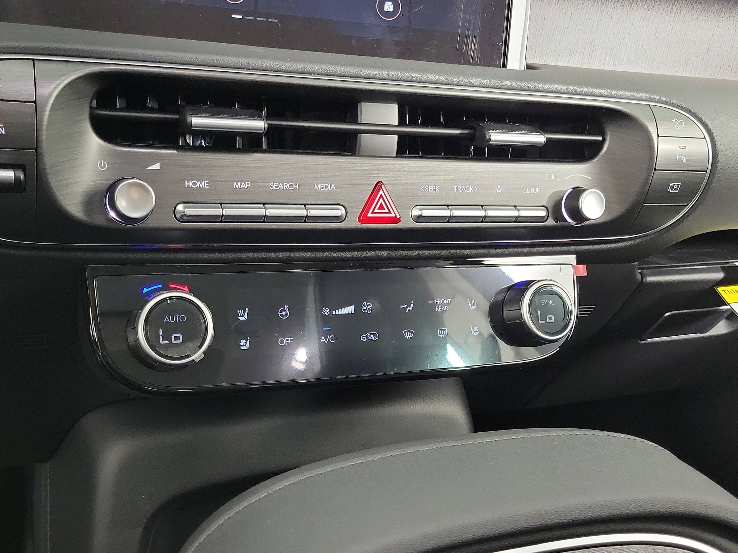 2026 Hyundai Palisade Limited - Photo 18