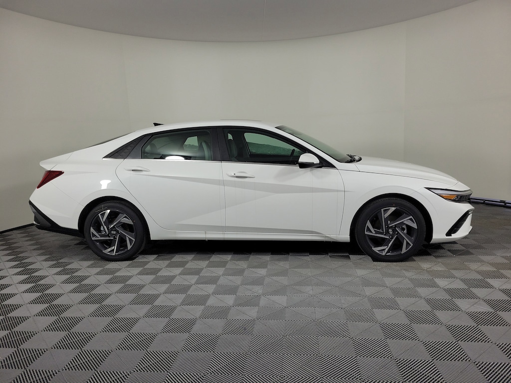 New 2026 Hyundai Elantra Limited Sedan