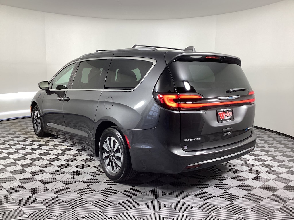 Used 2021 Chrysler Pacifica Hybrid Touring L Hybrid Touring L FWD