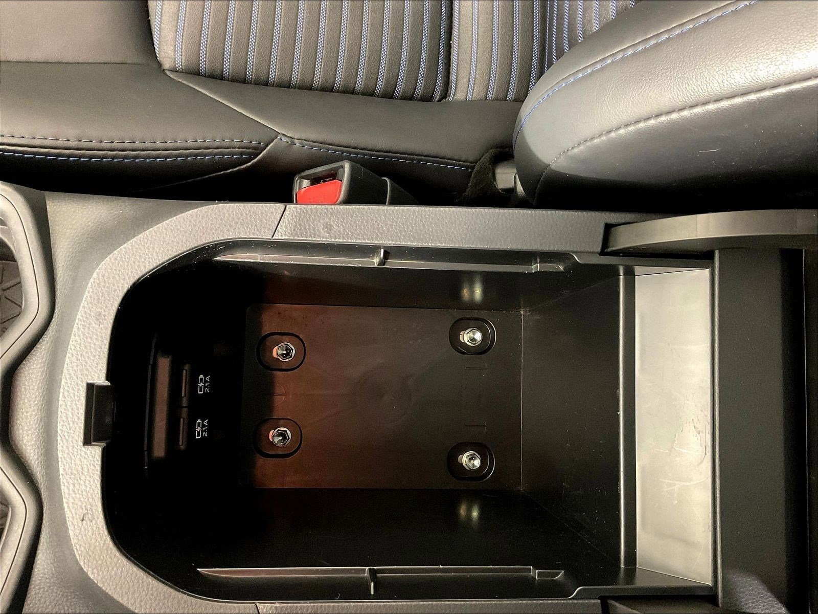 2020 Toyota RAV4 XSE - Photo 16