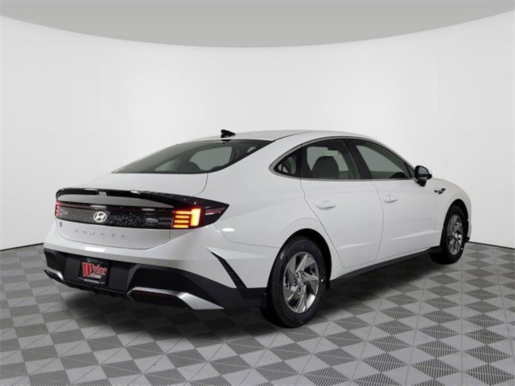 Used 2025 Hyundai Sonata SE SE FWD
