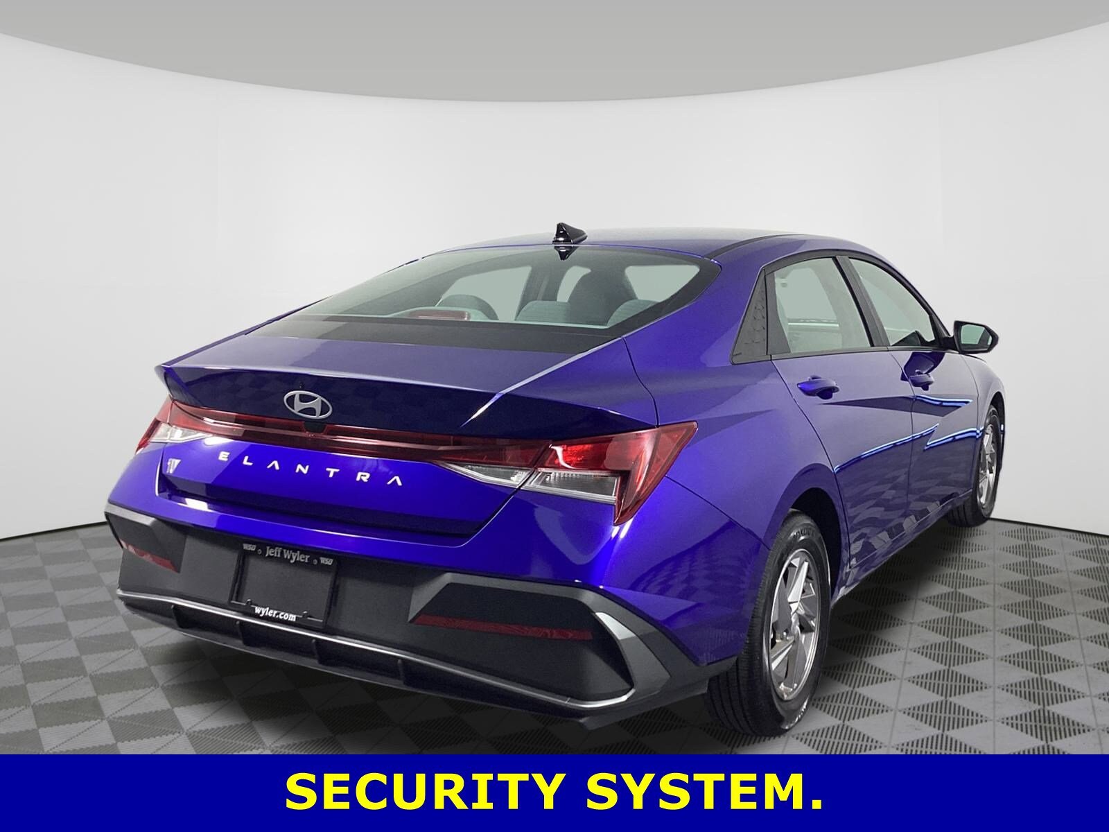 2025 Hyundai Elantra SE photo 4