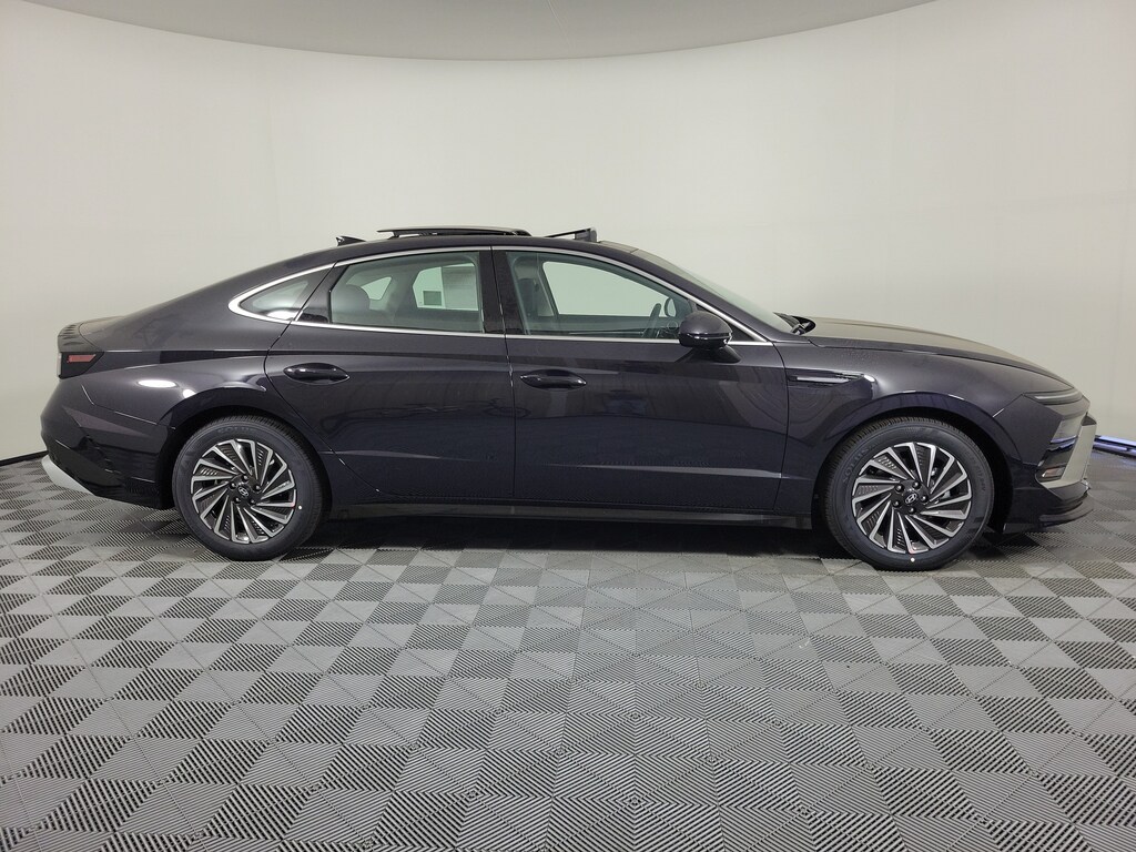 New 2026 Hyundai Sonata Hybrid SEL Sedan