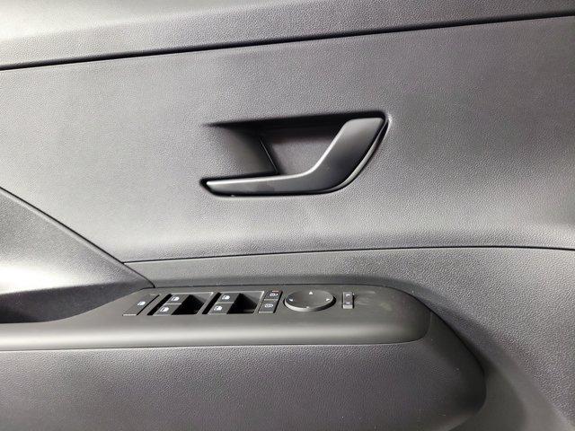 2025 Hyundai Kona SEL Convenience - Photo 23