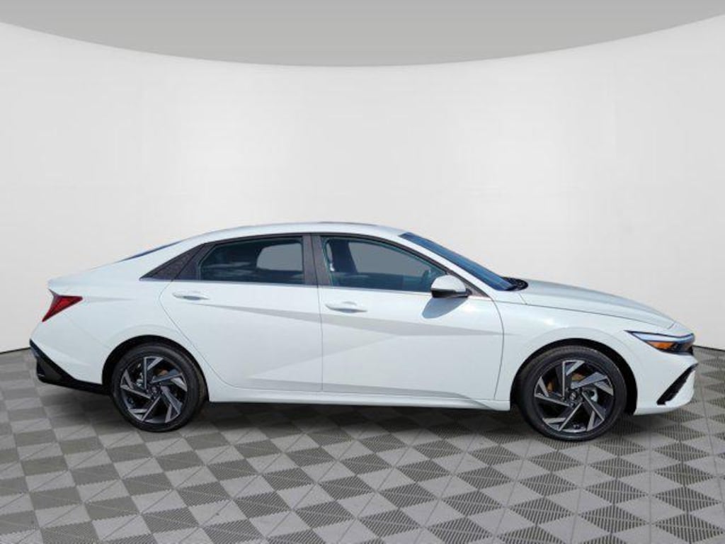 New 2025 Hyundai Elantra Hybrid Limited Sedan