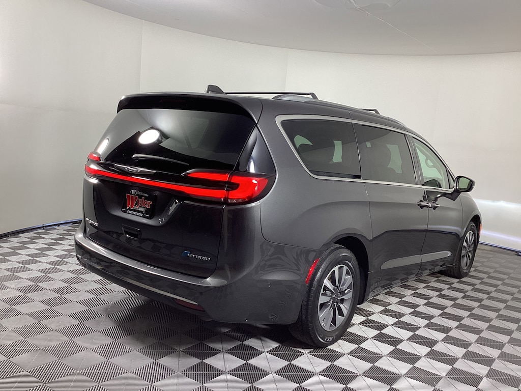 Used 2021 Chrysler Pacifica Hybrid Touring L Hybrid Touring L FWD