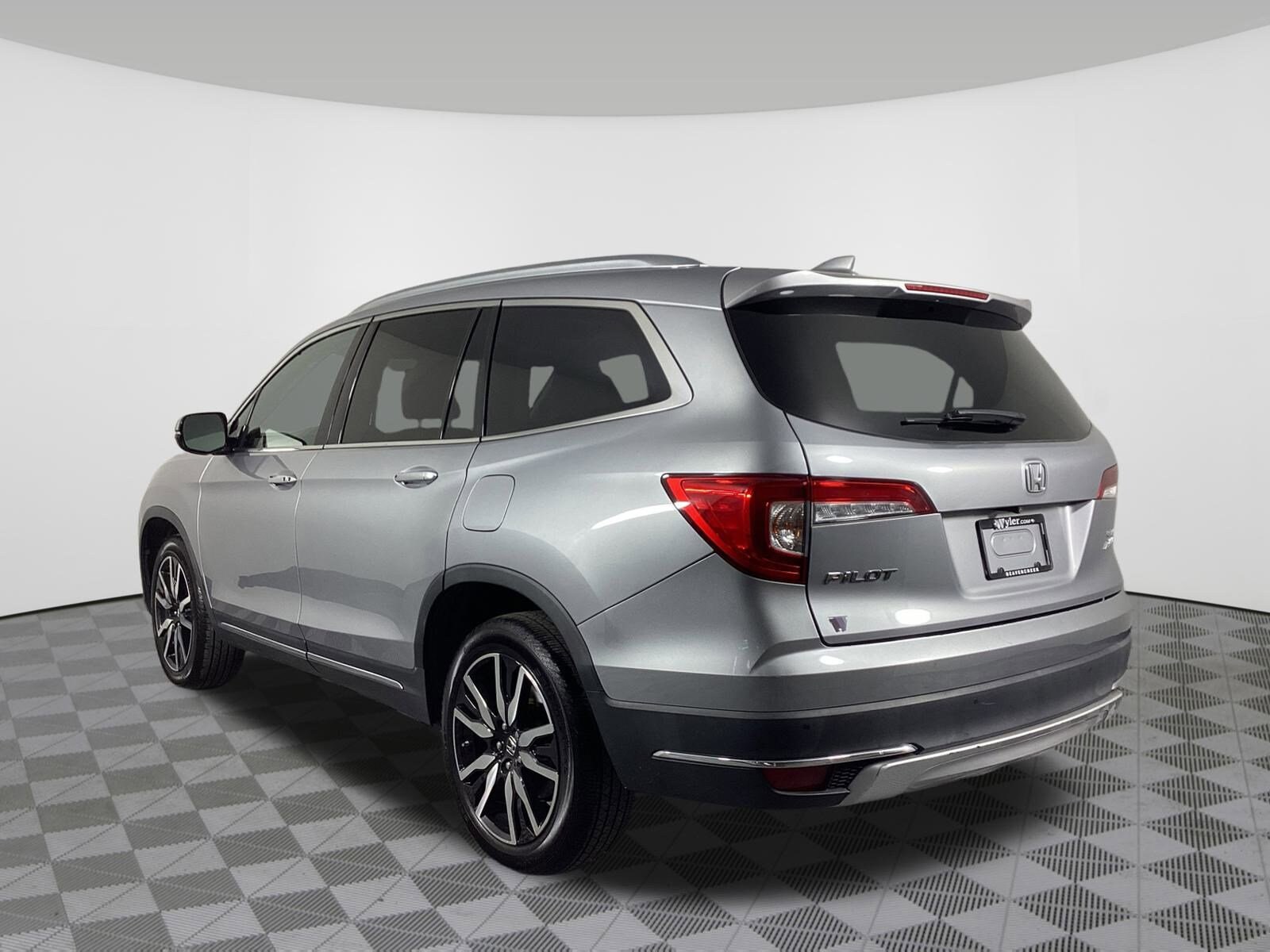 2019 Honda Pilot Elite photo 3
