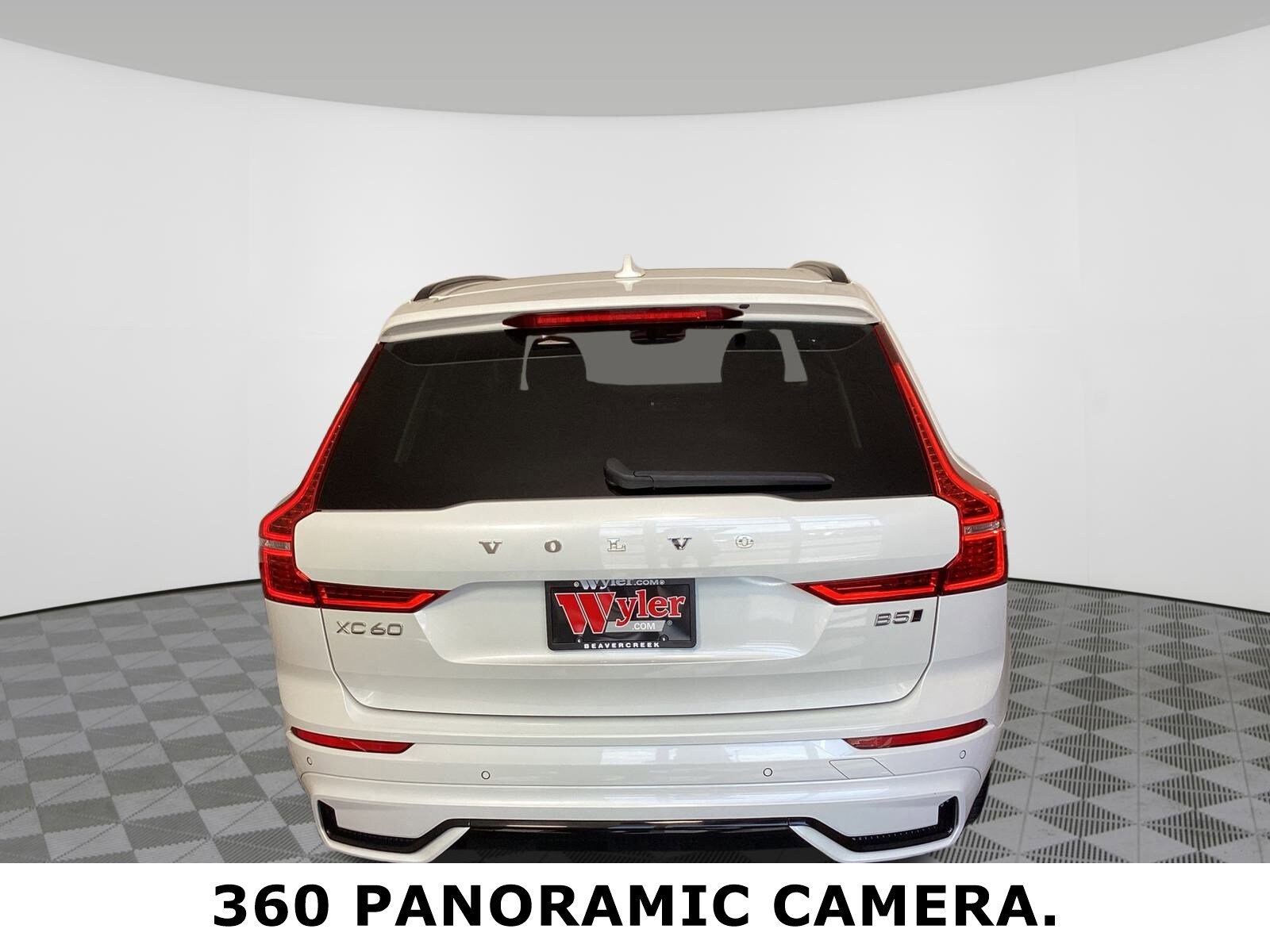 2023 Volvo XC60 B5 Plus photo 4