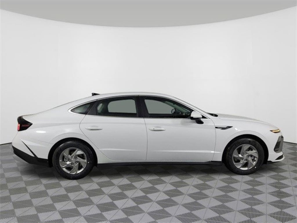 Used 2025 Hyundai Sonata SE SE FWD