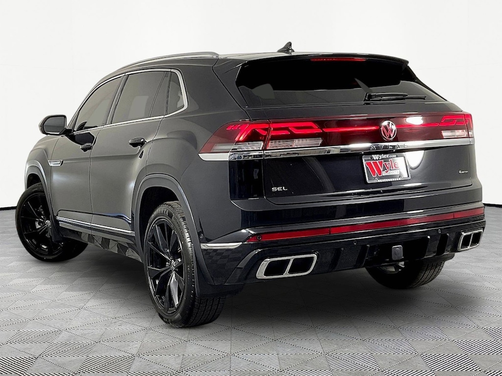 Used 2024 Volkswagen Atlas Cross Sport 2.0T SEL Premium R-Line 2.0T SEL Premium R-Line 4MOTION