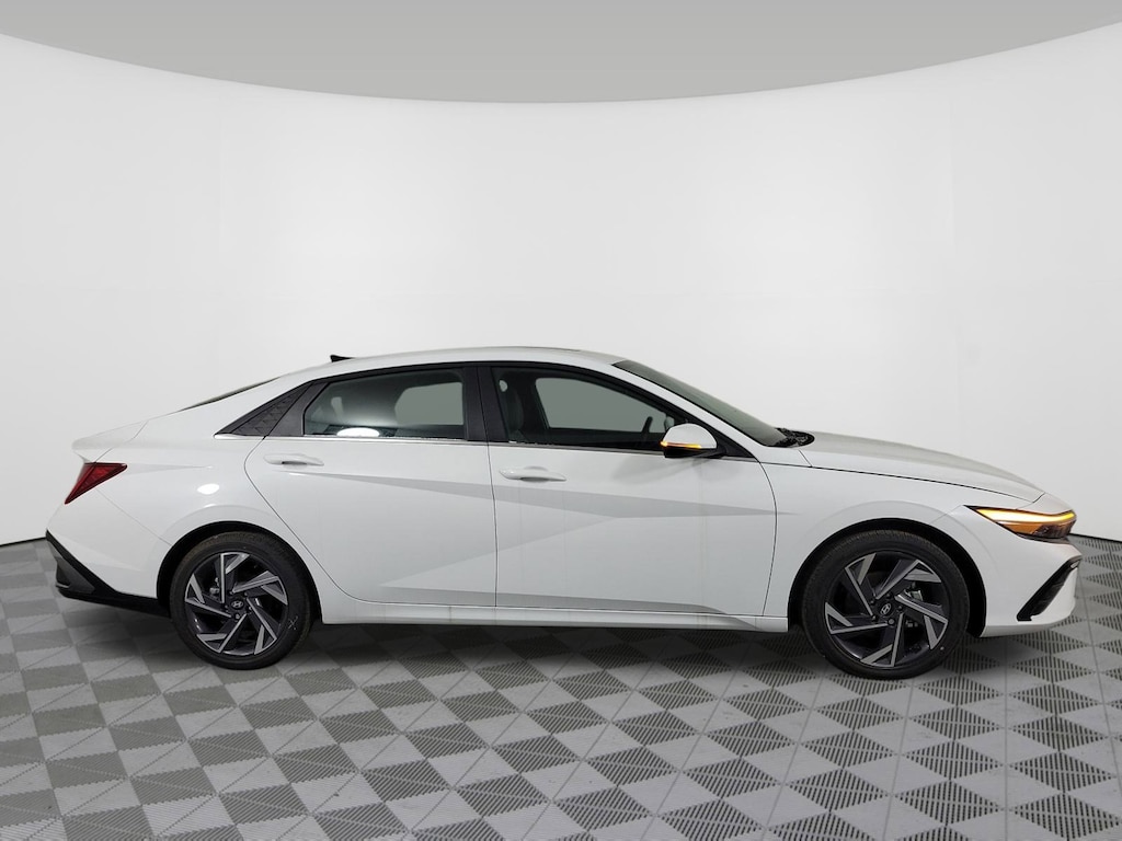 New 2025 Hyundai Elantra Hybrid Limited Sedan