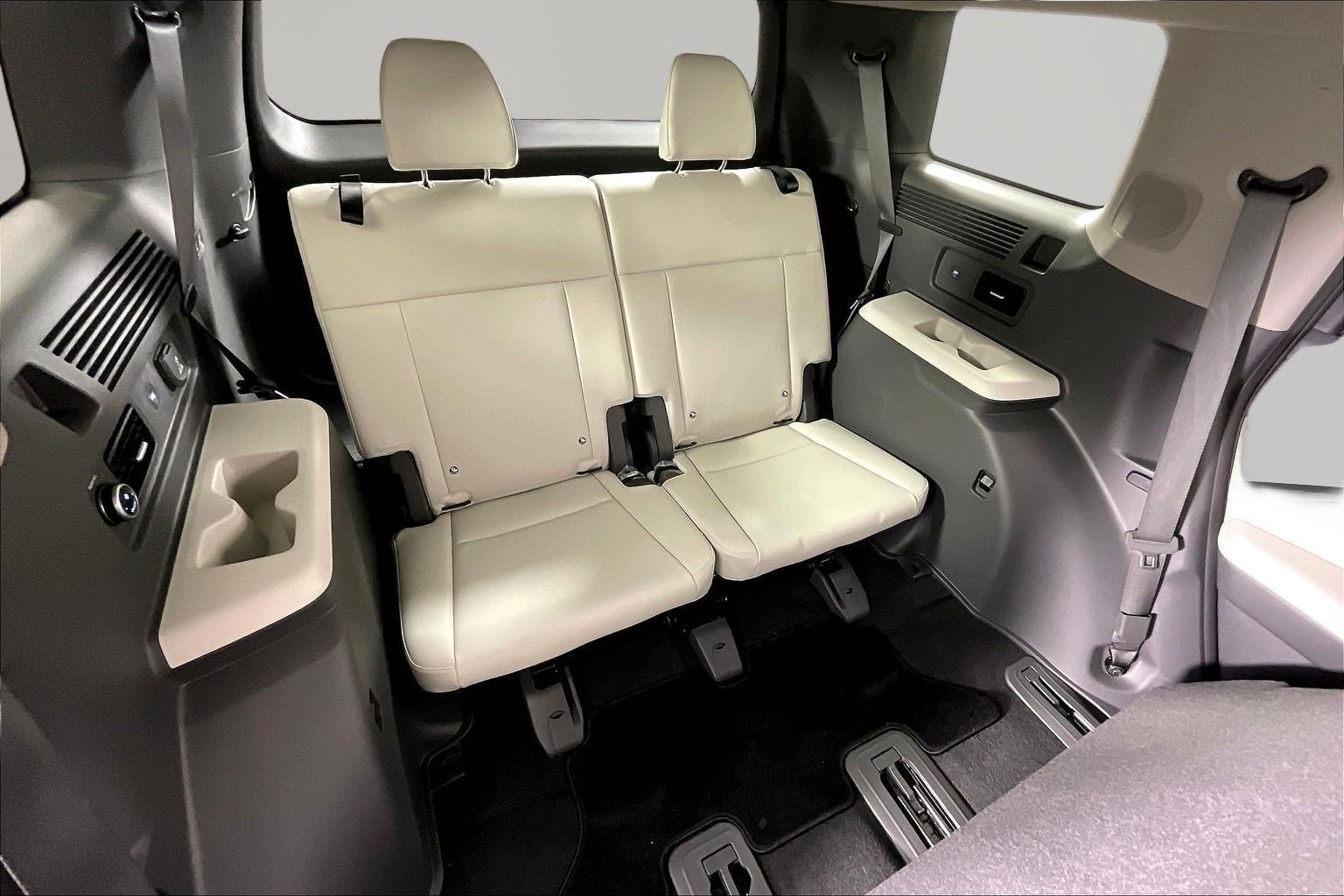 2026 Hyundai Santa Fe Limited - Photo 29