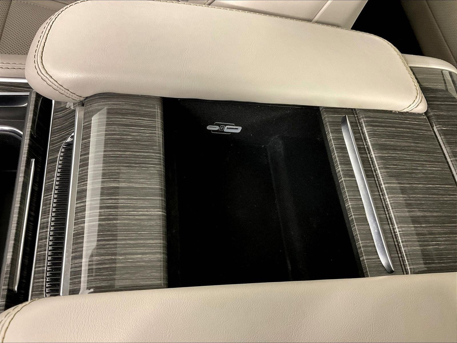 2022 Jeep Wagoneer Series III - Photo 16